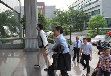 省政协副主席曾清华、省统战部副部长董玉梅一行莅临指导