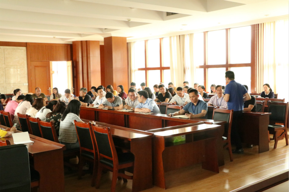   学制度，抓教风，守底线丨行政中心组织全员考试