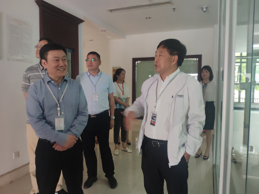 省政府参事室蔡主任、川商投代董事长莅临我司视察指导
